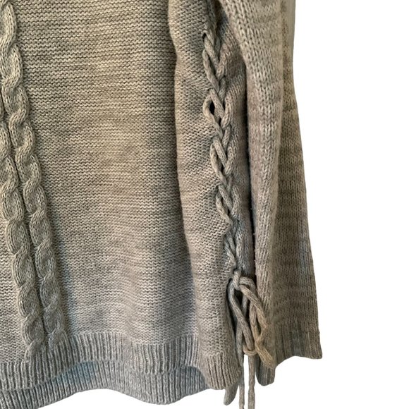 Women's Gray Sweater Size Medium Freshman - Picture 3 of 5